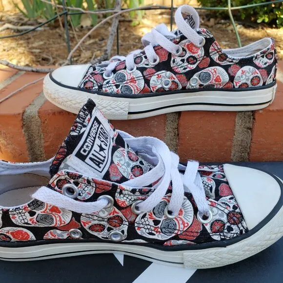 EUC CTAS Converse Sugar Skull Dia de los Muertos (Jr. 1) KICKS